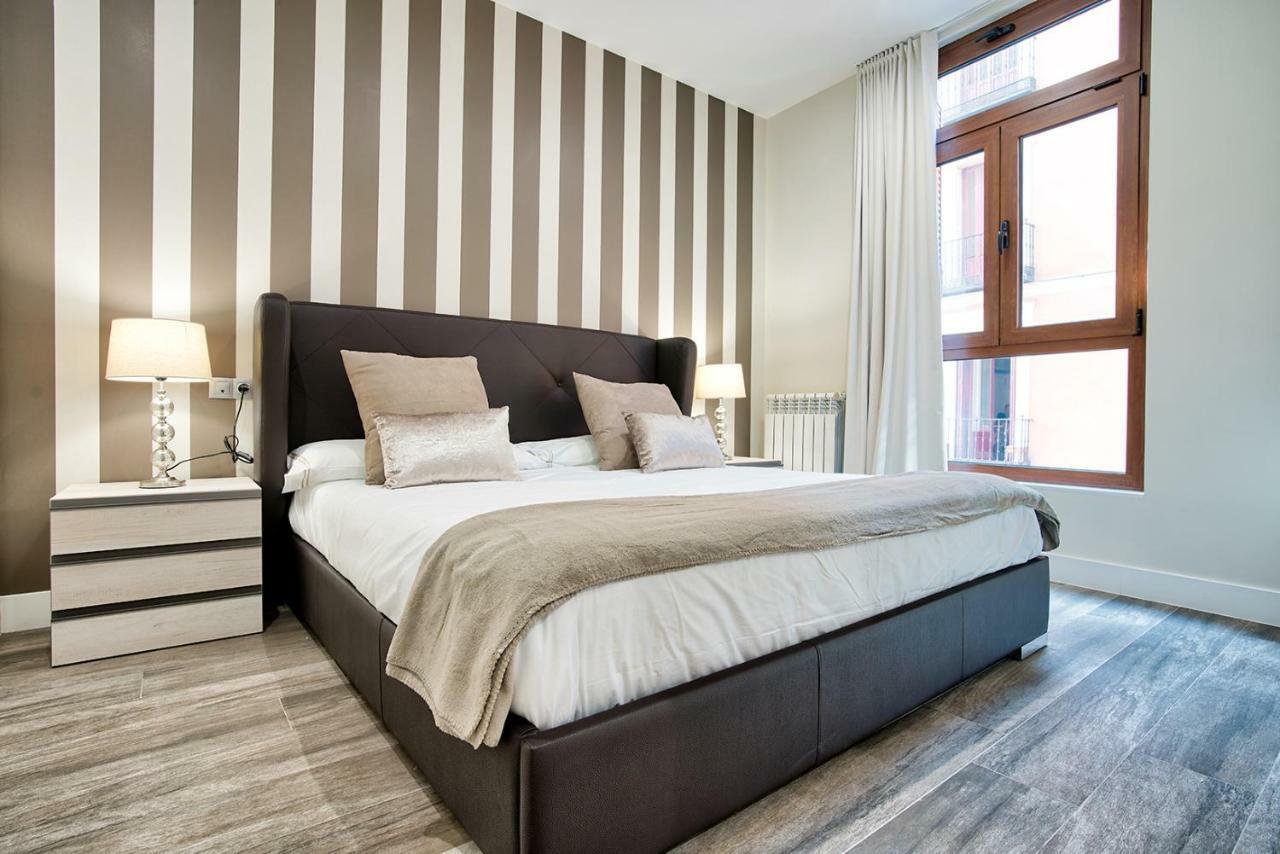 Apartamentos Cava Baja Madrid Exteriör bild