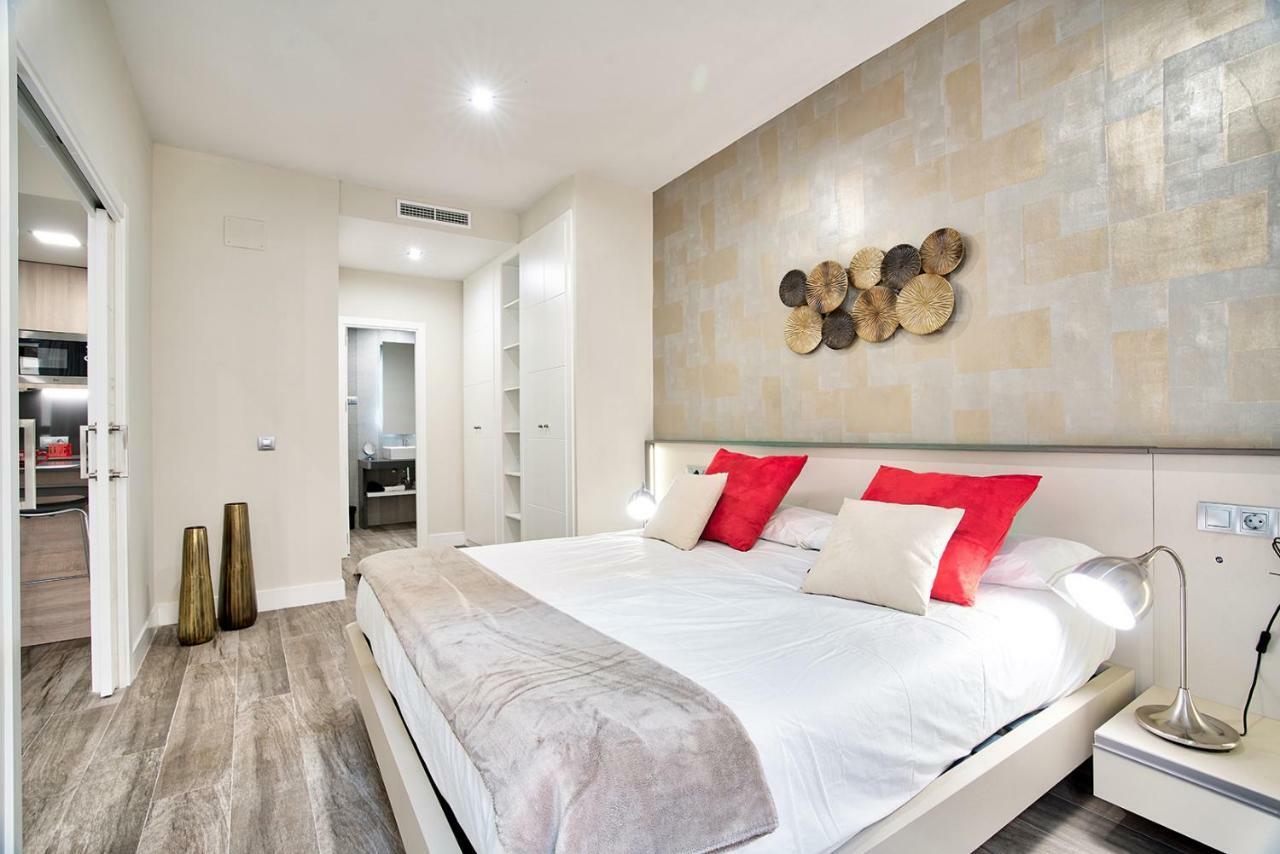 Apartamentos Cava Baja Madrid Exteriör bild