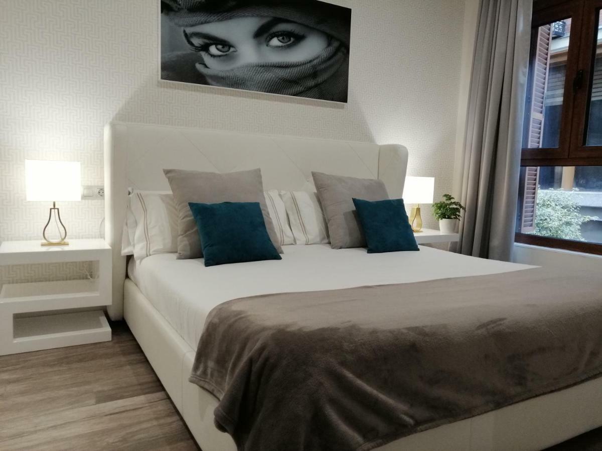 Apartamentos Cava Baja Madrid Exteriör bild