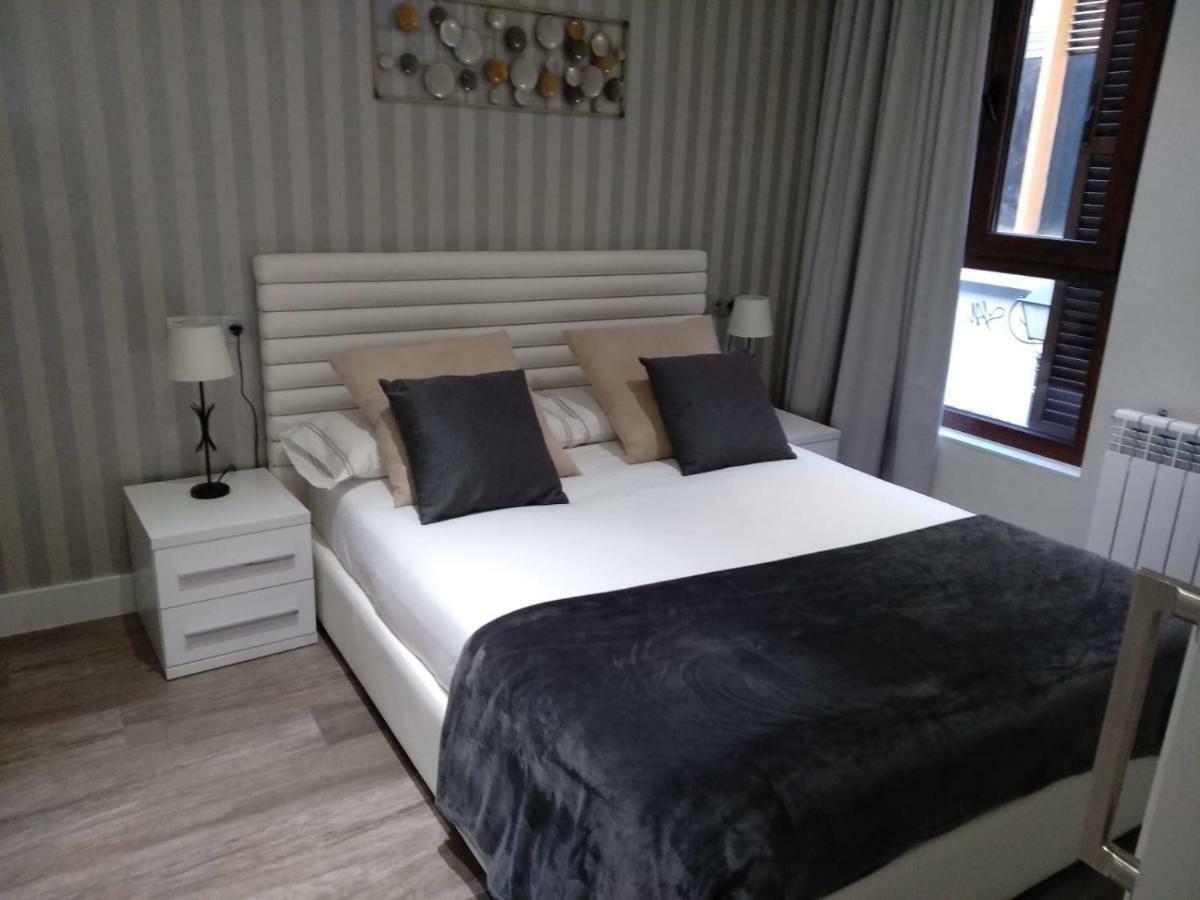 Apartamentos Cava Baja Madrid Exteriör bild