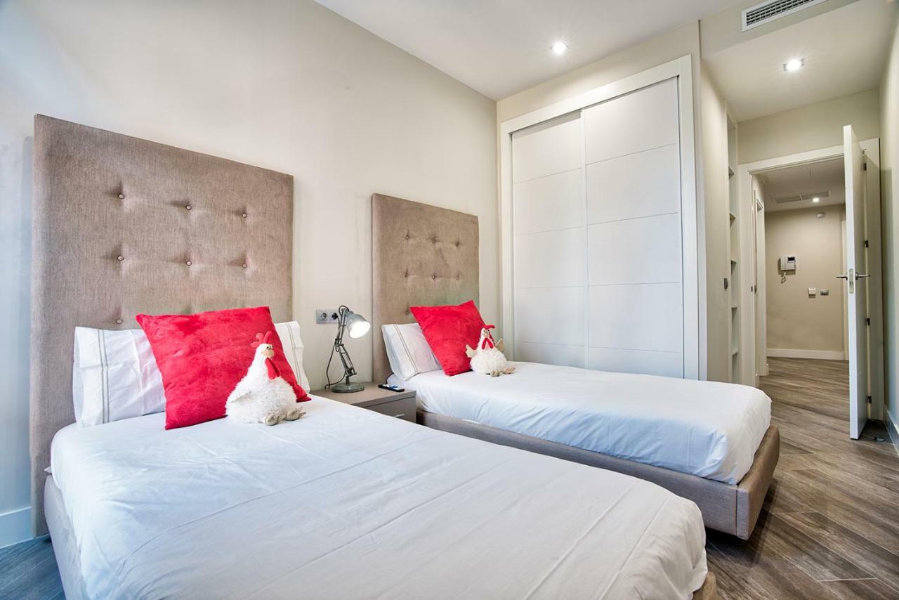 Apartamentos Cava Baja Madrid Exteriör bild
