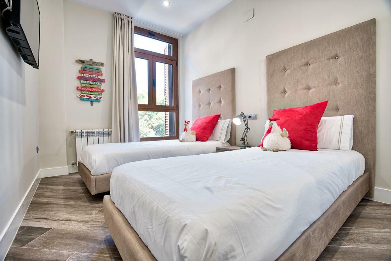 Apartamentos Cava Baja Madrid Exteriör bild