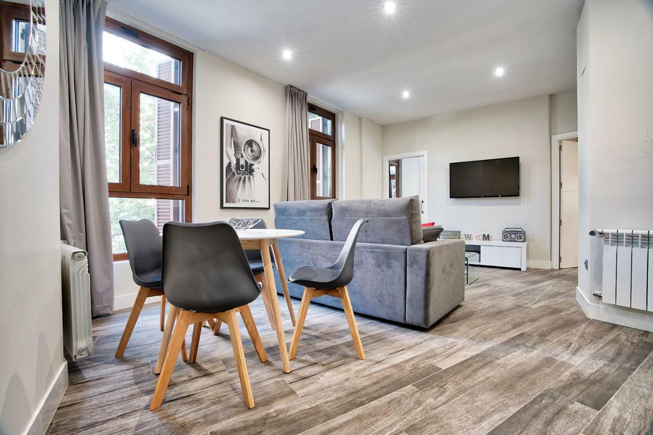 Apartamentos Cava Baja Madrid Exteriör bild